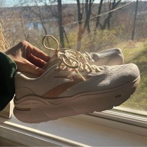 Brooks ghost max
